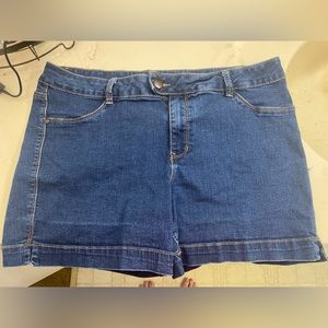 D. jeans size 16 Jean shorts